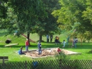 Abgegrenzter Kinderspielplatz