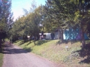 Campingplatz is grosszügig terrassenförmig