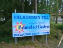 Schild an der Einfahrt zum Campingplatz